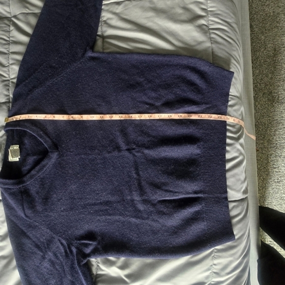 L.L. Bean Navy V-Neck Sweater - Picture 7 of 7